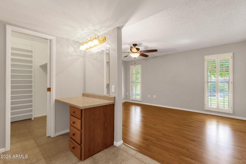 31-web-or-mls-19041-n-lakeforest-dr