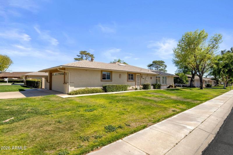 35-web-or-mls-19041-n-lakeforest-dr