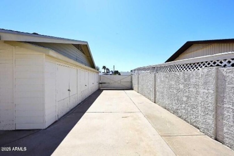 RV Gate_Side Storage 1
