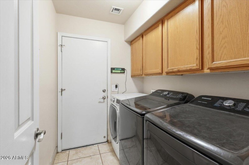 29-ec44613b-f7f7-4826-aebf-11453c3a38dd