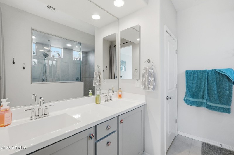 Double Vanity Master Bath