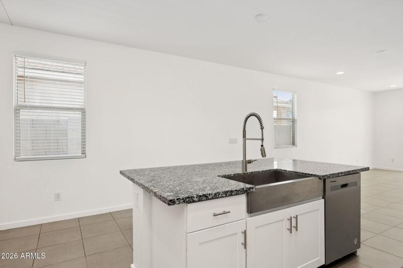 8-web-or-mls-4337-w-allen-st