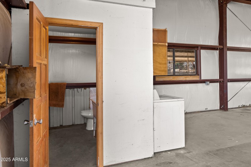 JL_4000WMahoneyRd-interiors-11