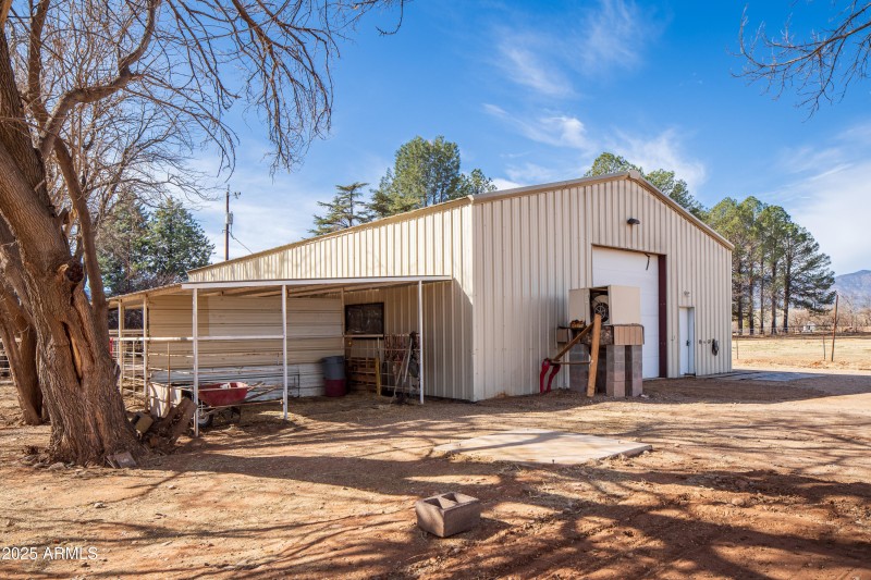 JL_4000WMahoneyRd-exteriors-03