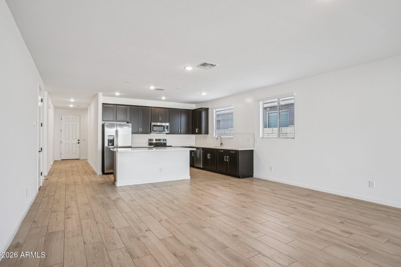 6-web-or-mls-W Camden Ave-S0703-006