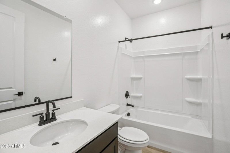 18-web-or-mls-W Camden Ave-S0703-018