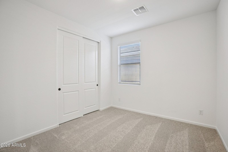 23-web-or-mls-W Camden Ave-S0703-023