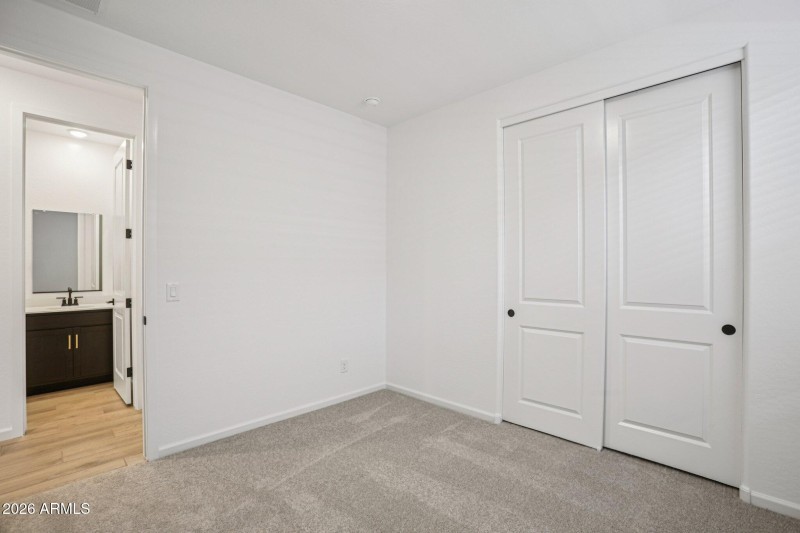 24-web-or-mls-W Camden Ave-S0703-024