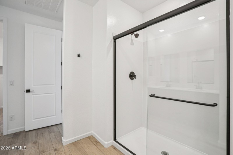 27-web-or-mls-W Camden Ave-S0703-027