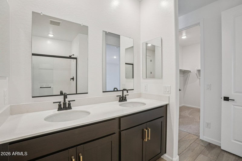 28-web-or-mls-W Camden Ave-S0703-028