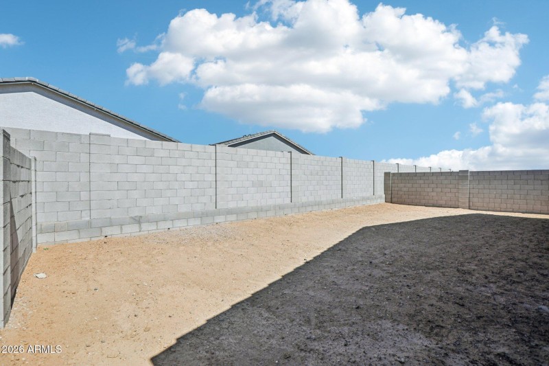 37-web-or-mls-W Camden Ave-S0703-037