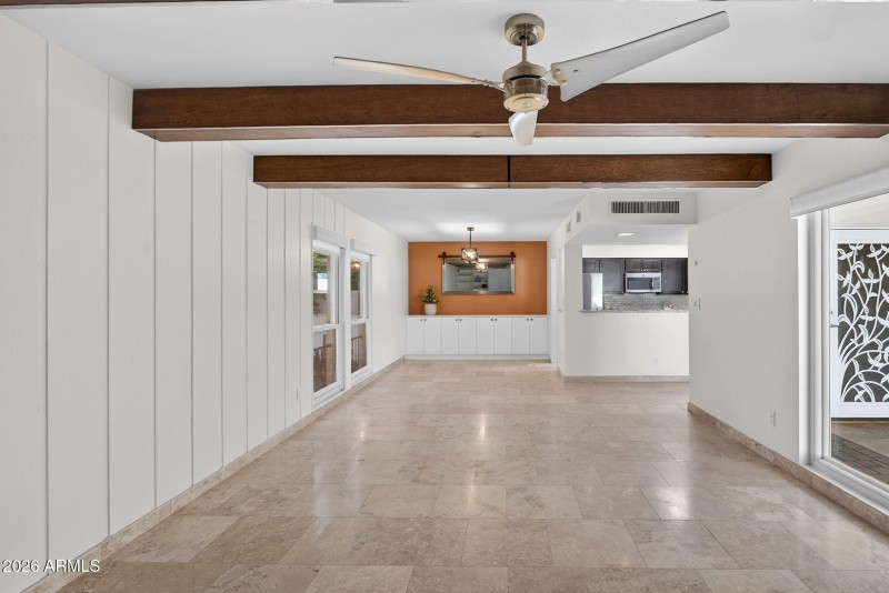 14-web-or-mls-25E Earll Dr