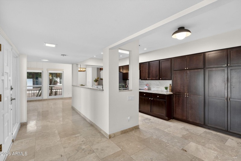 15-web-or-mls-32E Earll Dr