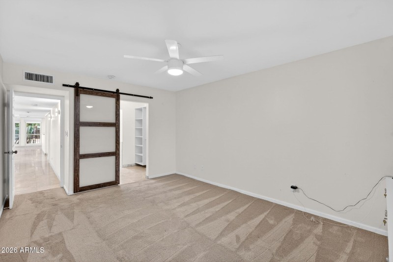 28-web-or-mls-40E Earll Dr