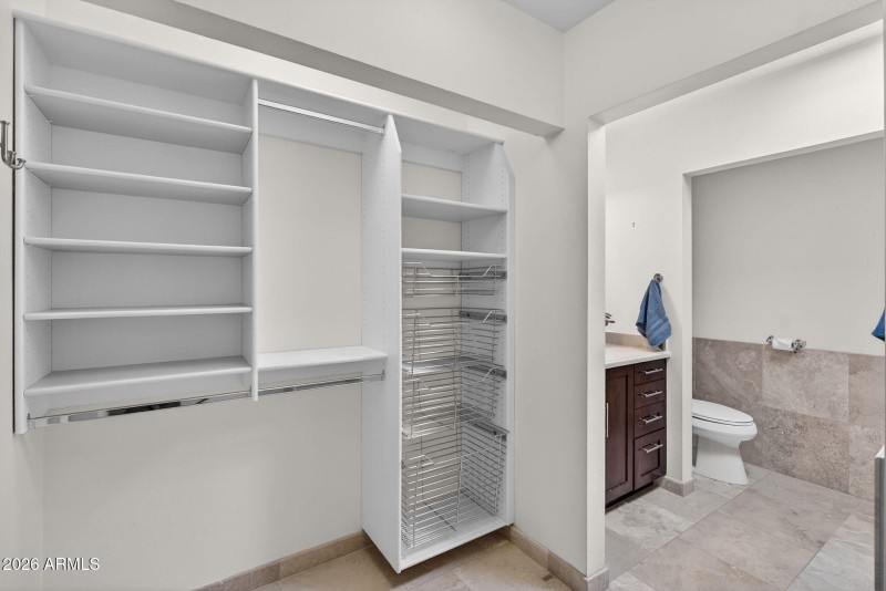 33-web-or-mls-46E Earll Dr