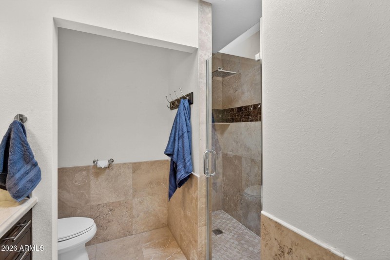 35-web-or-mls-50E Earll Dr