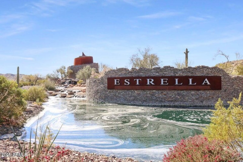 Estrella - Sign