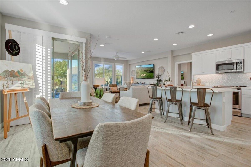 04-Dining Room to Great Room