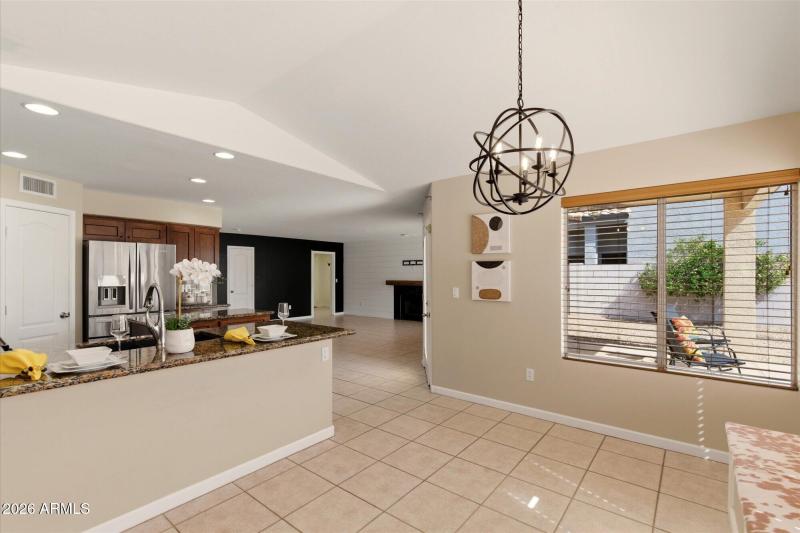 Eat in Kitchen open to family room