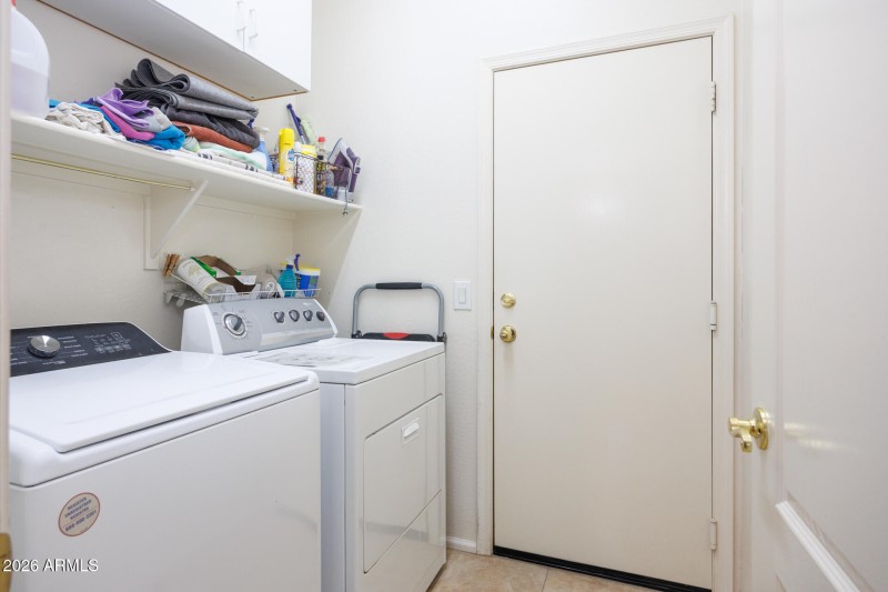 1328 E Palo Verde - Laundry