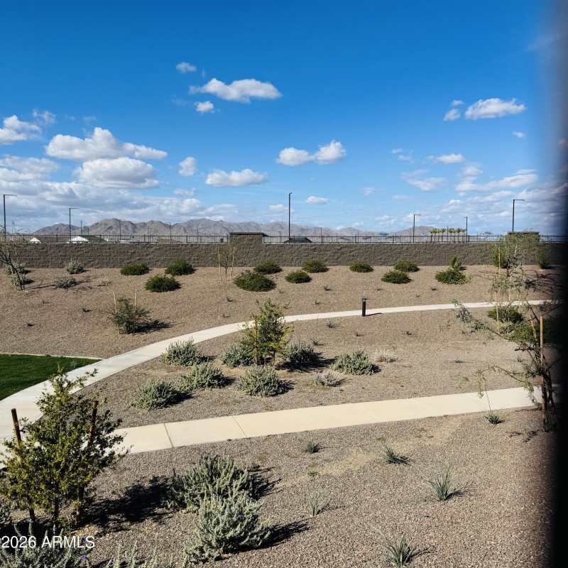 No Neighbours behind