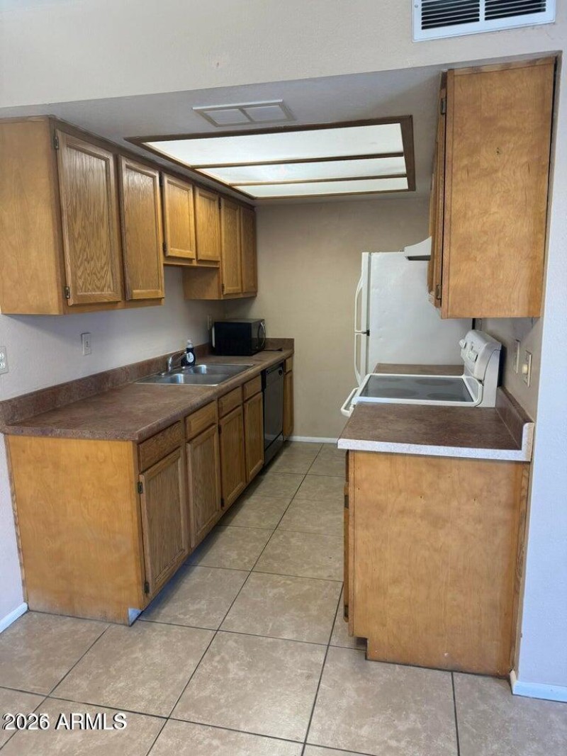 20251203001224990128000000-o