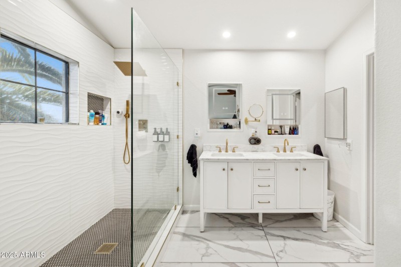 17-web-or-mls-4376-e-anderson-dr