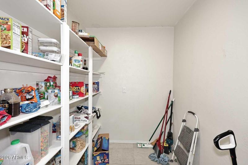 Kitchen-Pantry
