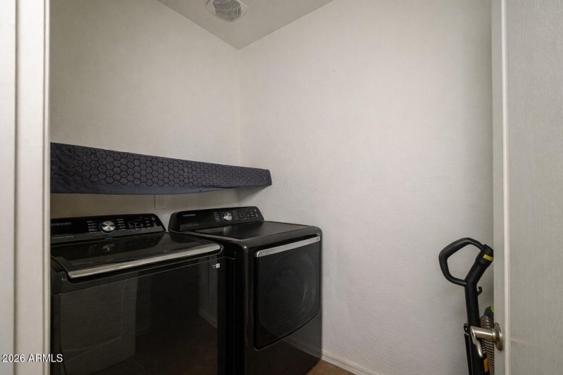 New W/D Upstairs Laundry