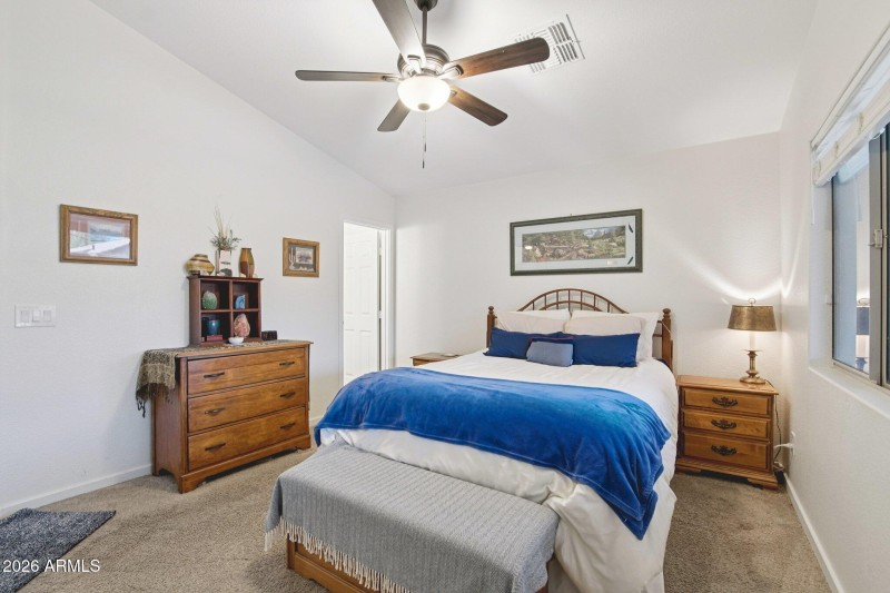 16-web-or-mls-W Kings Dr-S1003-016