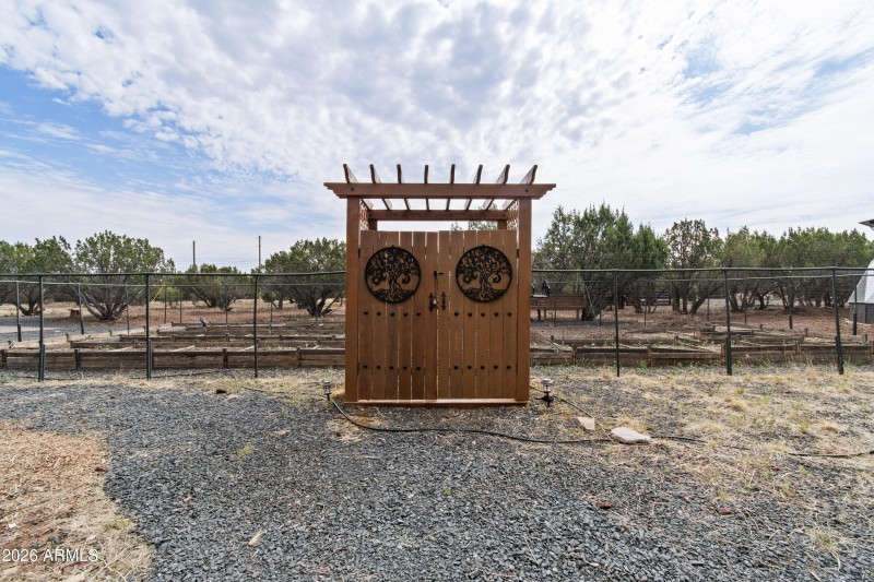 Outdoor garden area - fenced