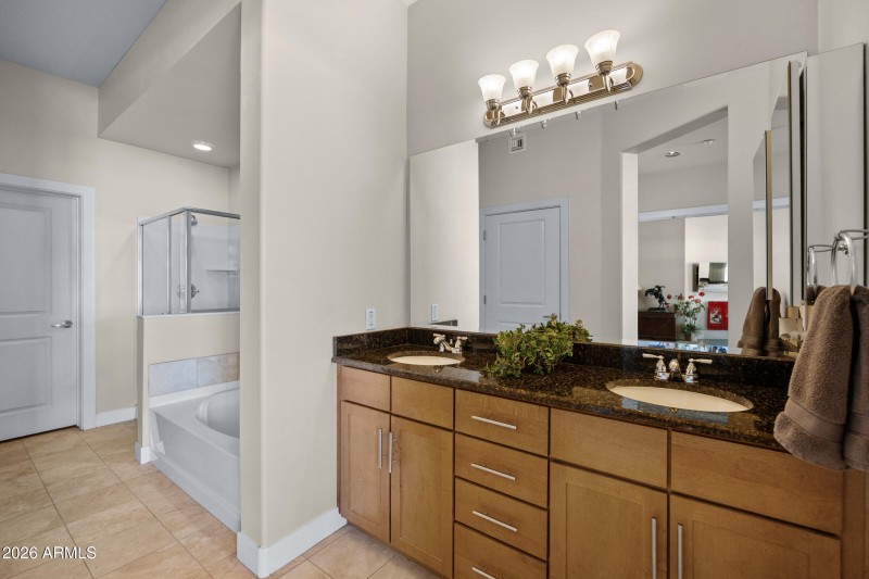 945 E Playa Del Norte Dr #5016-18