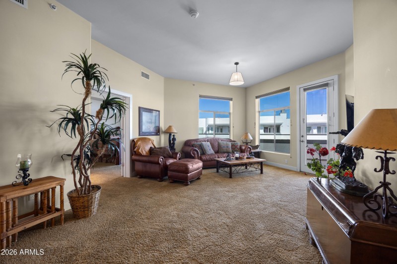 945 E Playa Del Norte Dr #5016-7