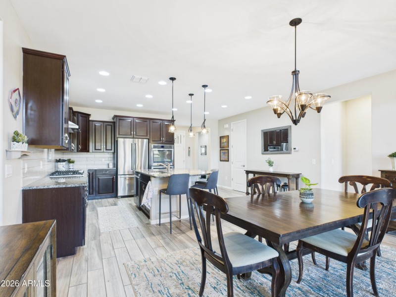 Dining Area: Kitchen