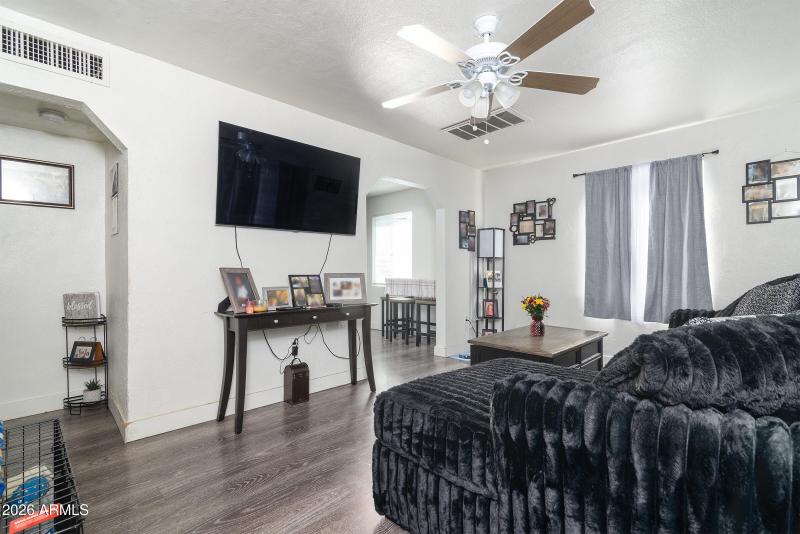 2142_Taylor_MLS_0019