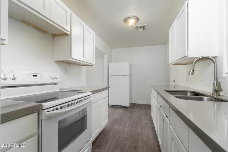 2142_Taylor_MLS_0006