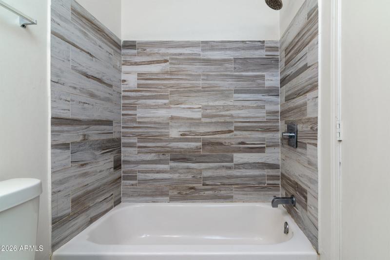 2142_Taylor_MLS_0009