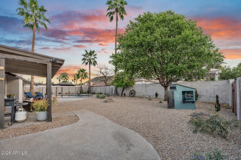 5DEAEFD8-E09B-4405-A5F7-F1CF1B7E5FF4