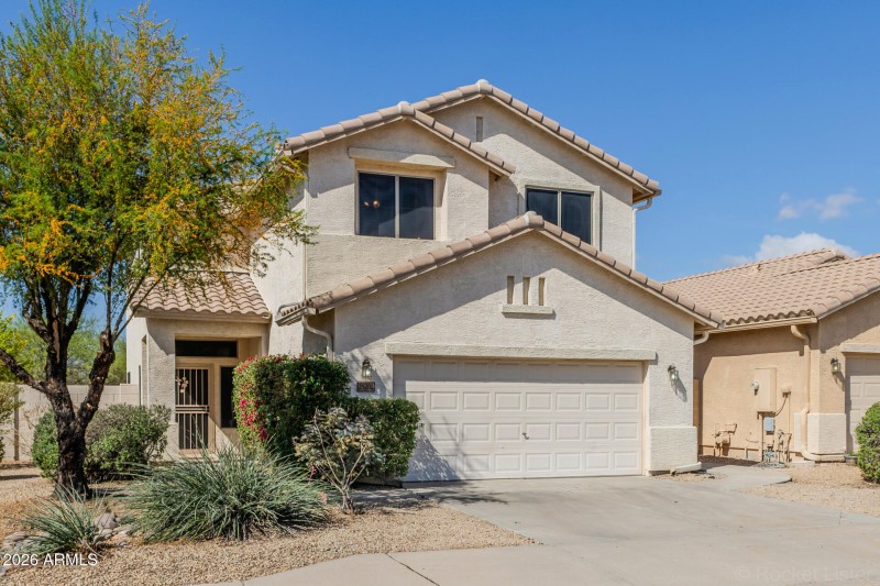 BEAUTIFUL CURB APPEAL