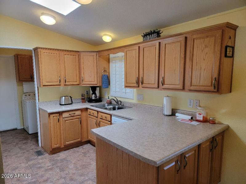 3731 kitchen with nice cabinets