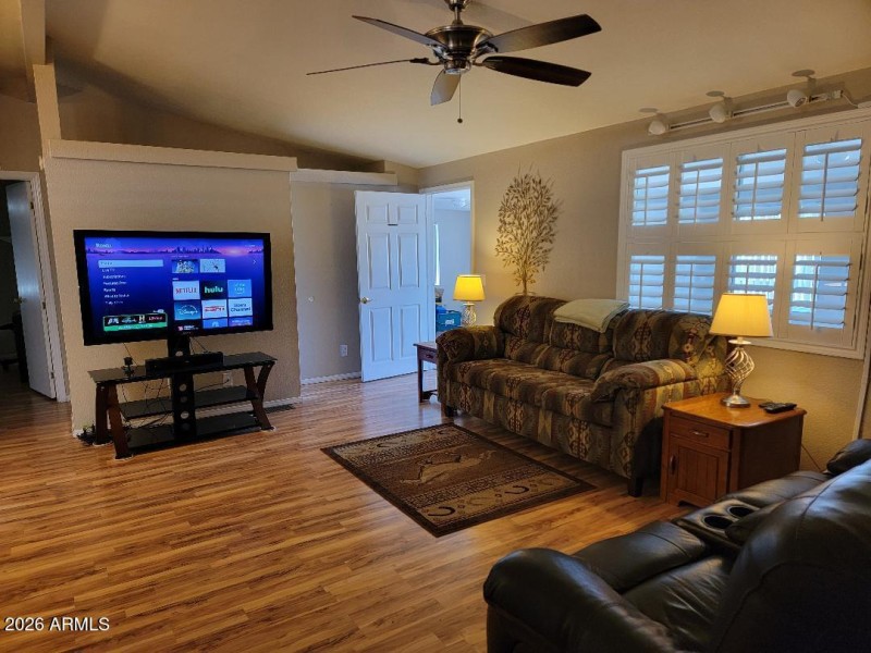 3731 open family room with beautiful flo