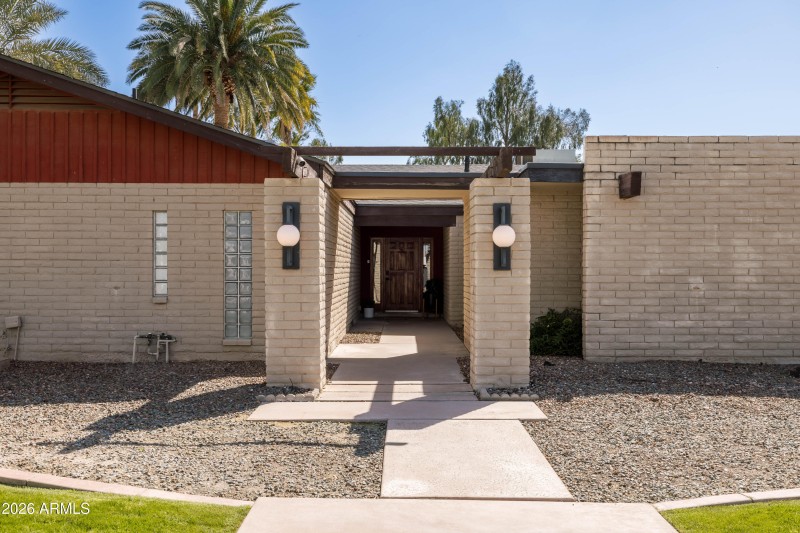 Front_of_Home_Photo_3