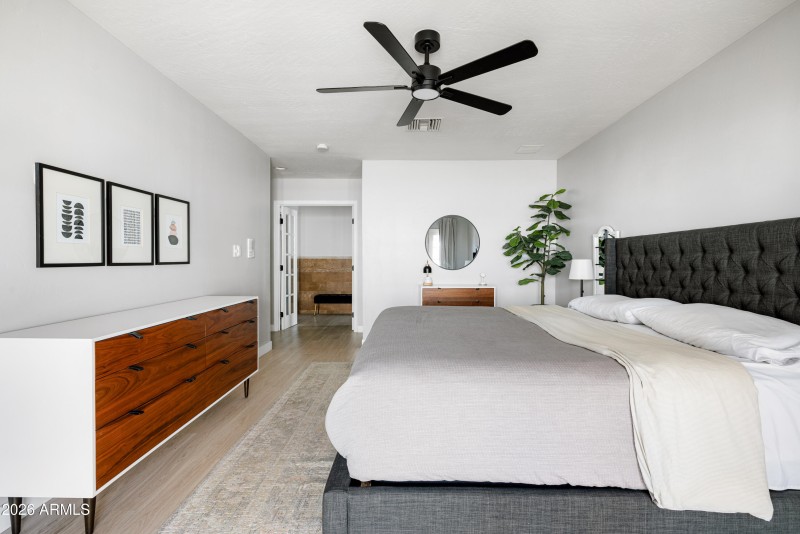 Primary_Bedroom_Photo_2