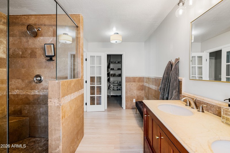 Primary_Bathroom_Photo_2