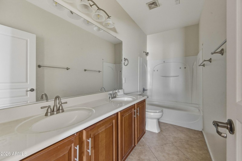 44534 Vineyard St-120