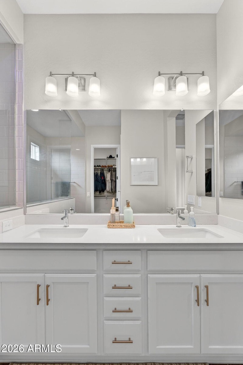 29-web-or-mls-58E Austin Dr