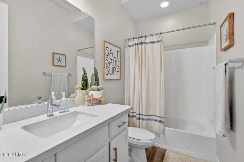 39-web-or-mls-33E Austin Dr