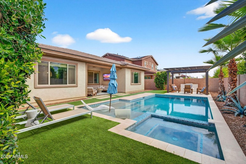 42-web-or-mls-64E Austin Dr