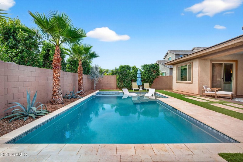 44-web-or-mls-67E Austin Dr