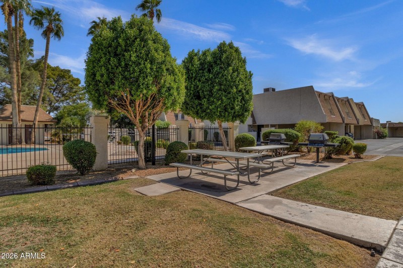 37-web-or-mls-5255-s-deborah-dr